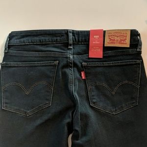 NWT Levi's 711 skinny, 26x30,blue, mid rise